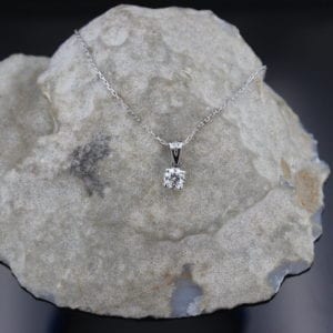0.23 Karat HRD Sertifikalı Pırlanta Tektaş Kolye