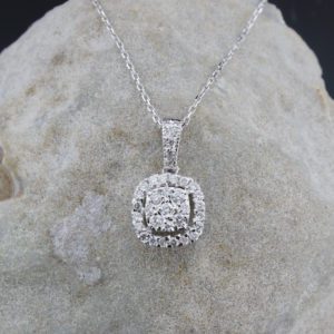 0.24 Karat Pırlanta Fantezi Kolye