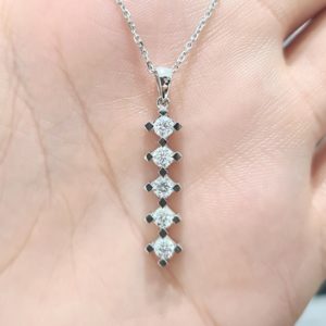 0.52 Karat Pırlanta Beştaş Kolye - KL02266