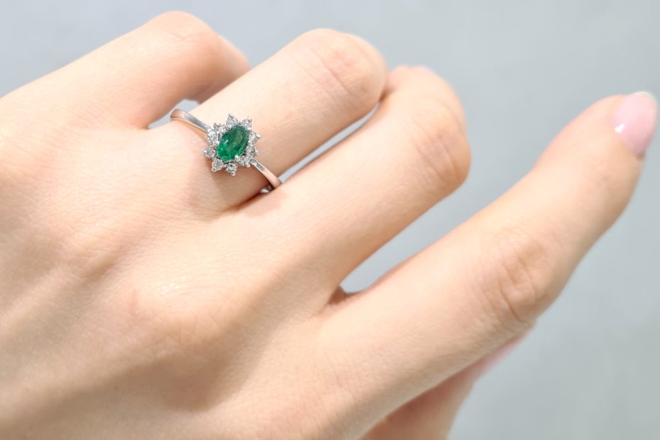 2. El 0,38 Karat Pırlanta ve Zümrüt Yüzük - X003659