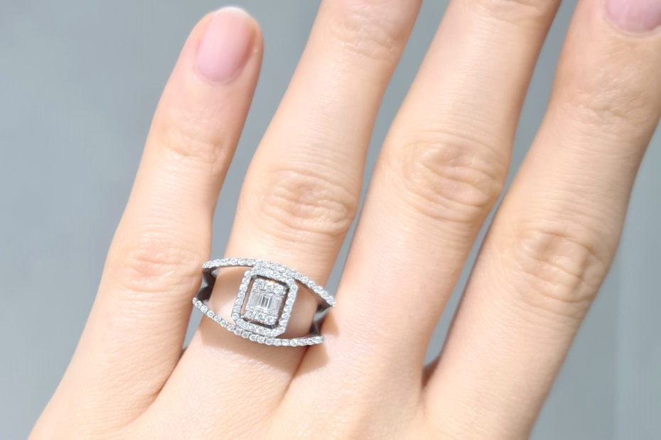 2. El 0,50 Karat Baget Pırlantalı Tasarım Yüzük - X003665