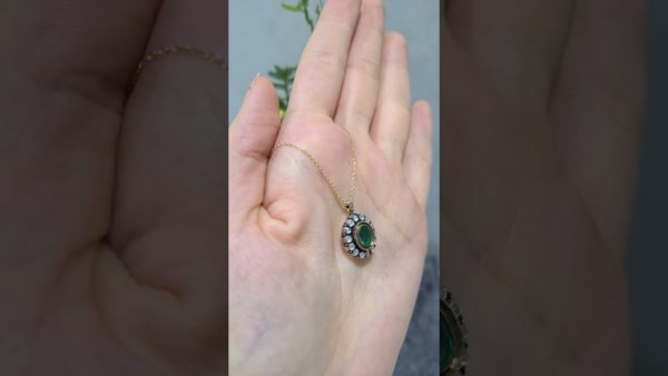2. El 0,75 Karat Elmas ve Zümrüt Kolye ürün videosu