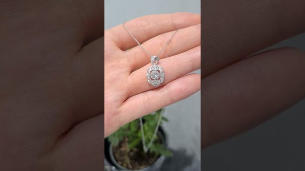 2. El 0,83 Karat Pırlanta Kolye ürün videosu