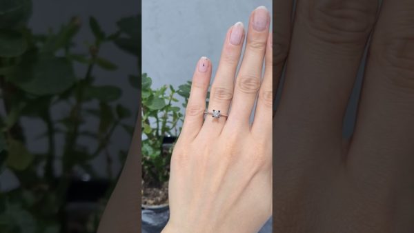 2. El 0,02 Karat Pırlanta Tektaş Yüzük ürün videosu