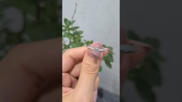 2. El 0,18 Karat Pırlanta Tektaş Yüzük ürün videosu