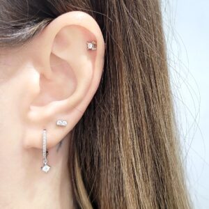 0,23 Ct Pırlanta Tektaş Sallantılı Küpe