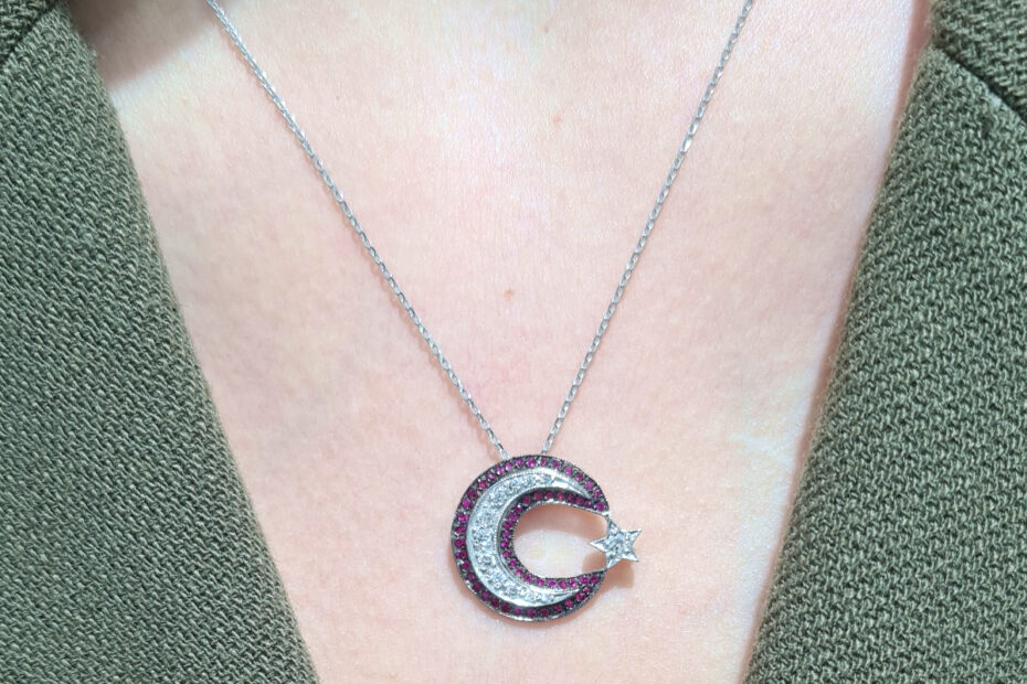 Pırlanta ve Pembe Safir Ayyıldız Kolye