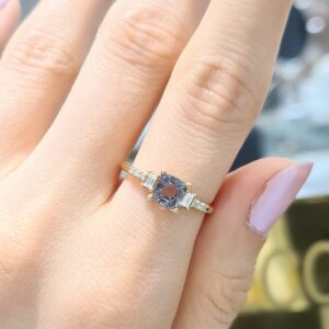 1,05 Karat Pırlanta ve Spinel Tasarım Yüzük