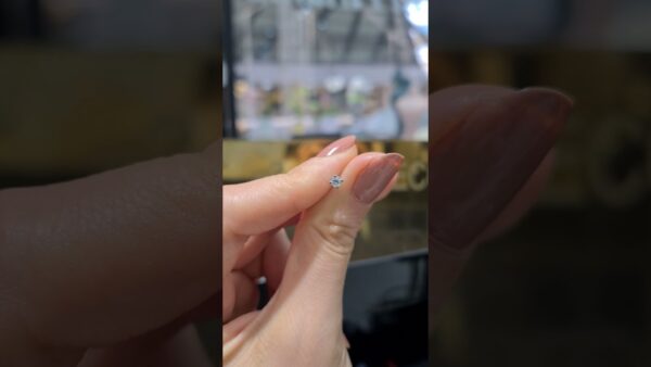 2. El 0,10 Karat Pırlanta Tektaş Küpe ürün videosu