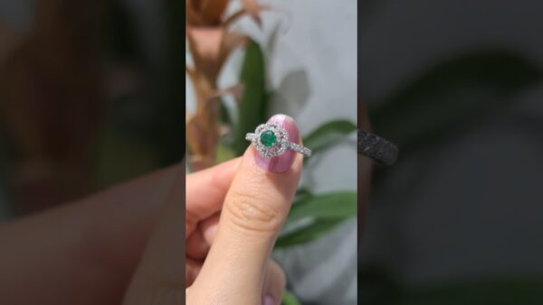 2. El 0,79 Karat Pırlanta ve Zümrüt Yüzük ürün videosu