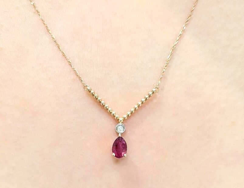 2. El 0,63 Karat Pırlanta ve Yakut Damla Kolye