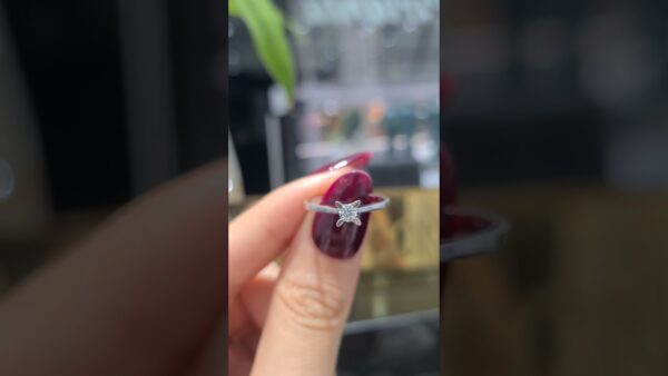 2. El 0,15 Karat Pırlanta Tektaş Yüzük ürün videosu