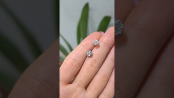 2. El 0,40 Karat Pırlanta Çiçek Küpe ürün videosu