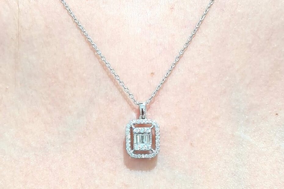 2. El 0,30 Karat Pırlanta Baget Kolye X005064