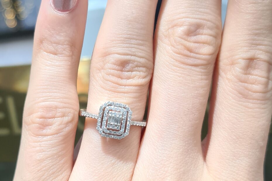 2. El 0,30 Karat Pırlanta Baget Yüzük