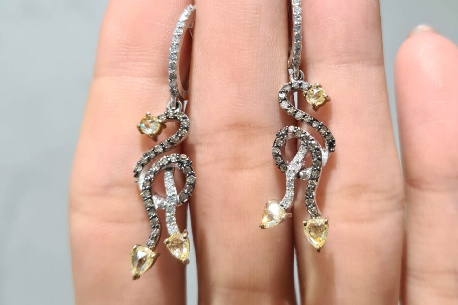 2. El 1,28 Karat Pırlanta Zarif Otantik Tasarım Küpe