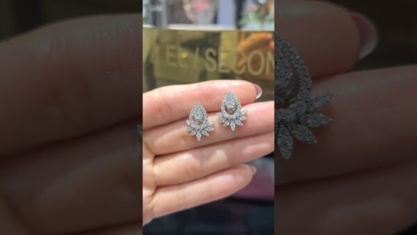 2. El 1,10 Karat Pırlanta Tasarım Damla Küpe ürün videosu