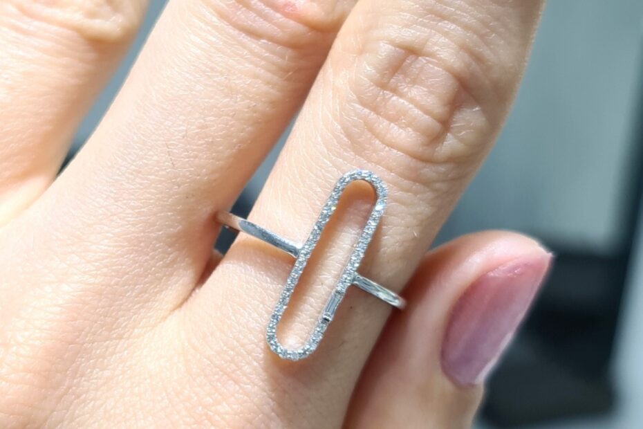 2. El 0,14 Karat Baget Pırlanta Detaylı Tasarım Yüzük