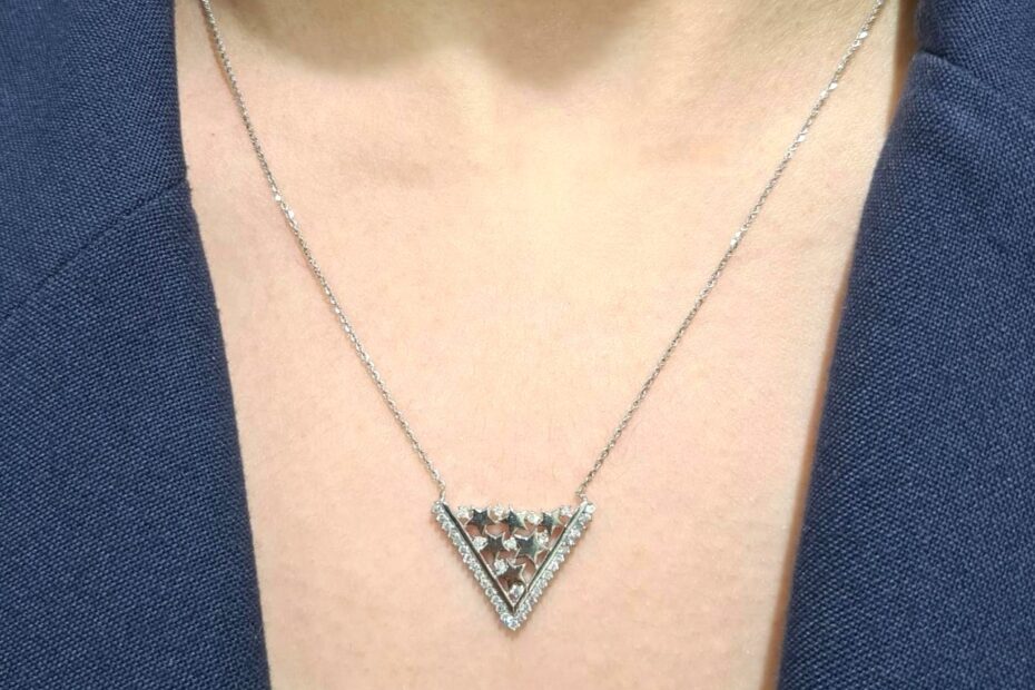 2. El 0,22 Karat Pırlanta Yıldızlı Üçgen Tasarım Kolye X005114