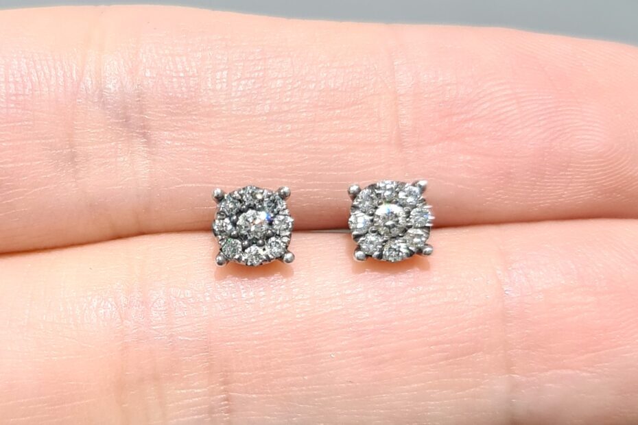 2. El 0,30 Karat Pırlanta Çiçek Küpe X005144