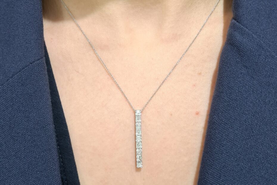 2. El 0,40 Karat Baget Pırlantalı Tasarım Kolye X005145