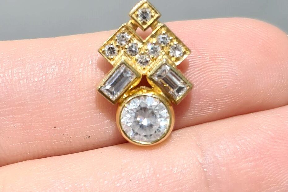 2. El 1,30 Karat Baget Pırlantalı Zarif Tasarım Broş ALM01011