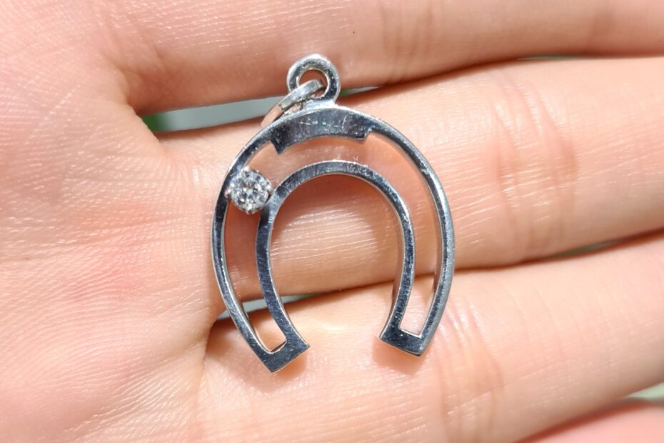 2. El 0,08 Karat Pırlanta At Nalı Kolye Ucu X005474