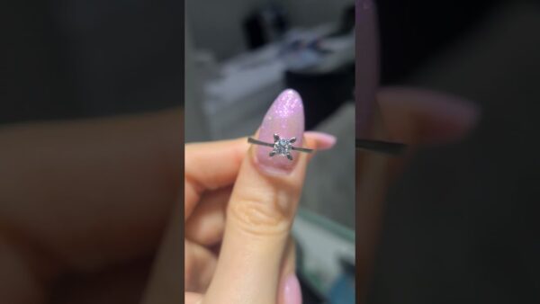 2. El 0,30 Karat HRD Sertifikalı Pırlanta Tektaş Yüzük ürün videosu