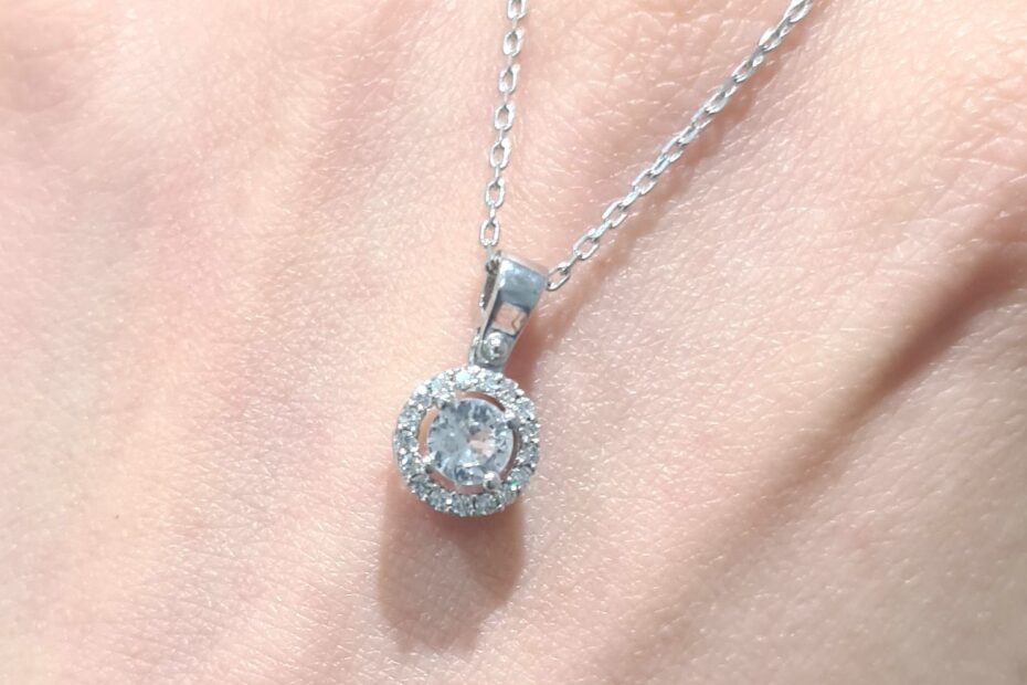 2. El 0,30 Karat Pırlanta ve Beyaz Topaz Zarif Kolye X005609