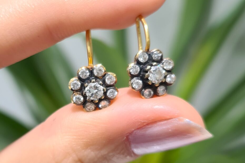 2. El 0,54 Karat Pırlanta Otantik Zarif Çiçek Küpe X005785