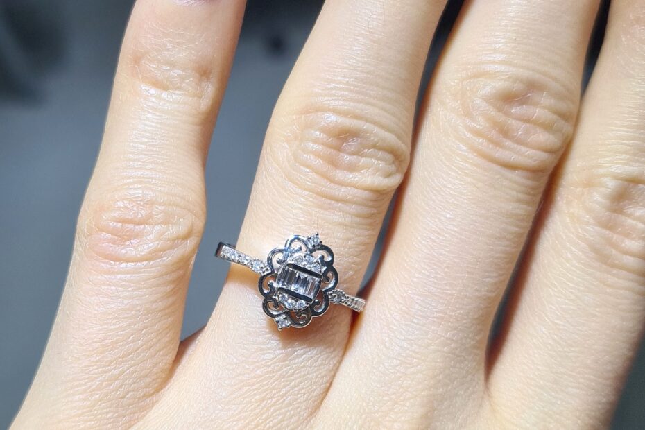 0,24 Karat Pırlanta Tasarım Baget Yüzük X005979