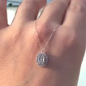 2. El 0,30 Karat Pırlanta Baget Kolye X005900