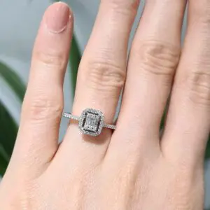 2. El 0,35 Karat Pırlanta Baget Yüzük X005933