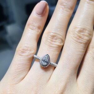 2. El 0,08 Karat Baget Pırlantalı Damla Yüzük