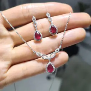 2. El 3,48 Karat Pırlanta ve Yakut Kolye & Küpe Set