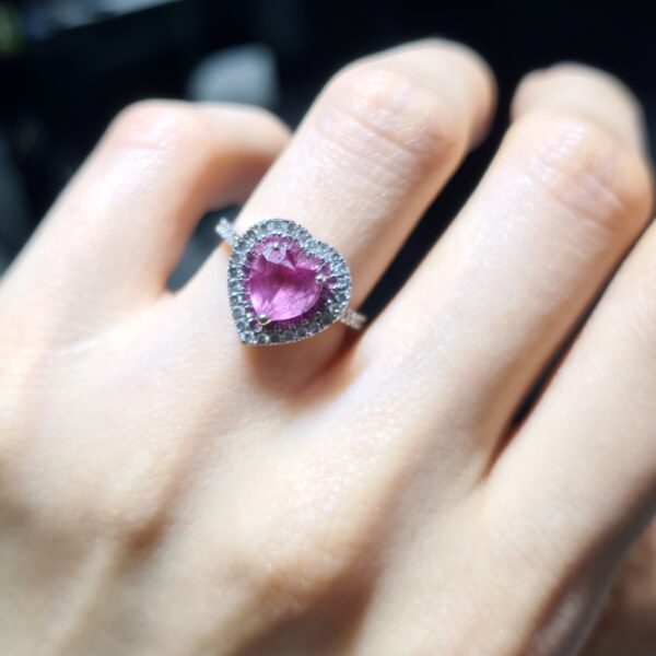 2. El 2,19 Karat Pırlanta ve Pembe Safir Kalp Yüzük