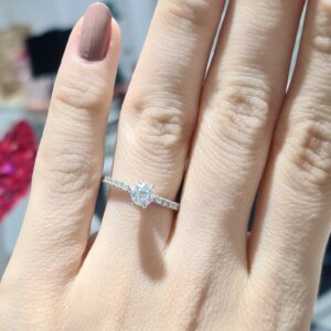 2. El 0,65 Karat D Renk HRD Sertifikalı Pırlanta Tektaş Yüzük