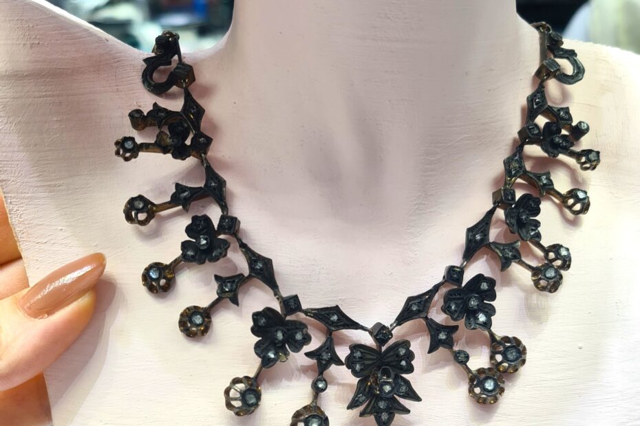 2. El 0,20 Karat Brown Elmas Bakır ve Gümüş Otantik Gerdanlık X006280