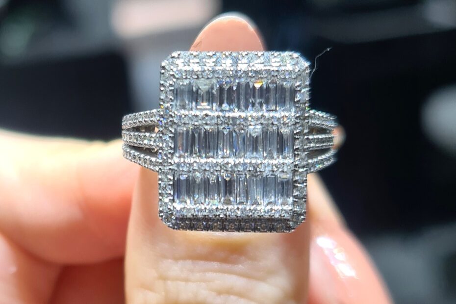 2. El 1,18 Karat Pırlanta Fantezi Baget Yüzük X006307