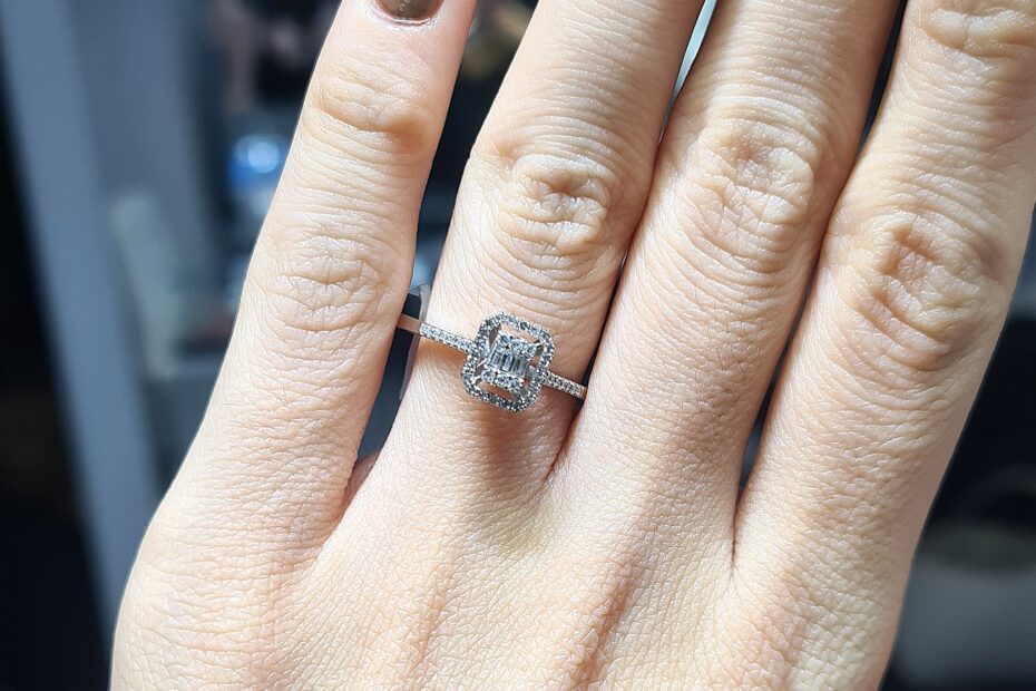 2.El Pırlanta 0,24 Karat Baget Yüzük X006808