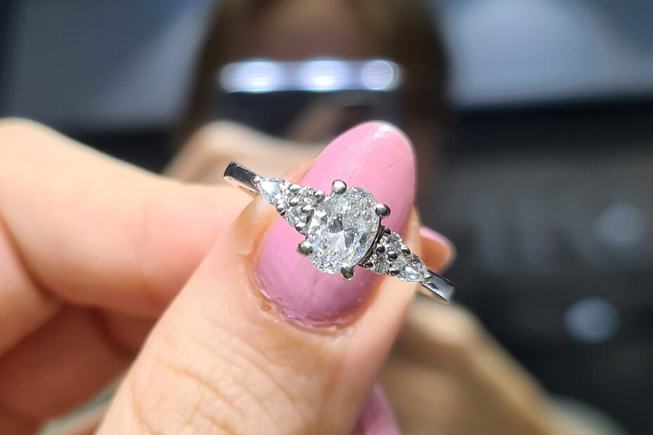 2.El Pırlanta 0,74 Karat GIA Sertifikalı D Renk Oval Tektaş Yüzük X006761