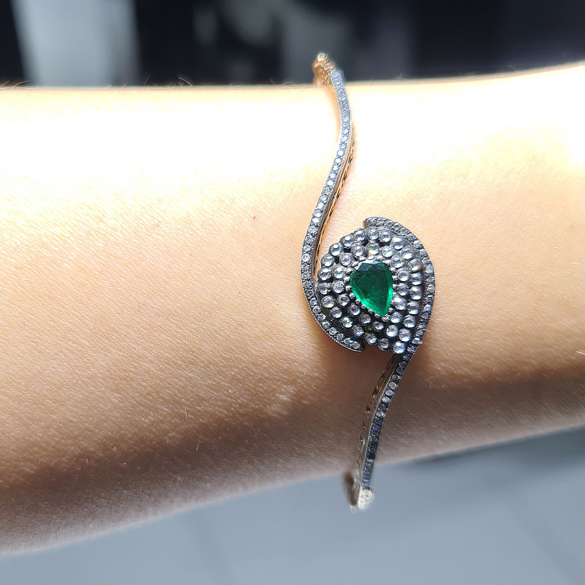 2.El Pırlanta 0,97 Karat Elmas ve Zümrüt Bileklik KK00133