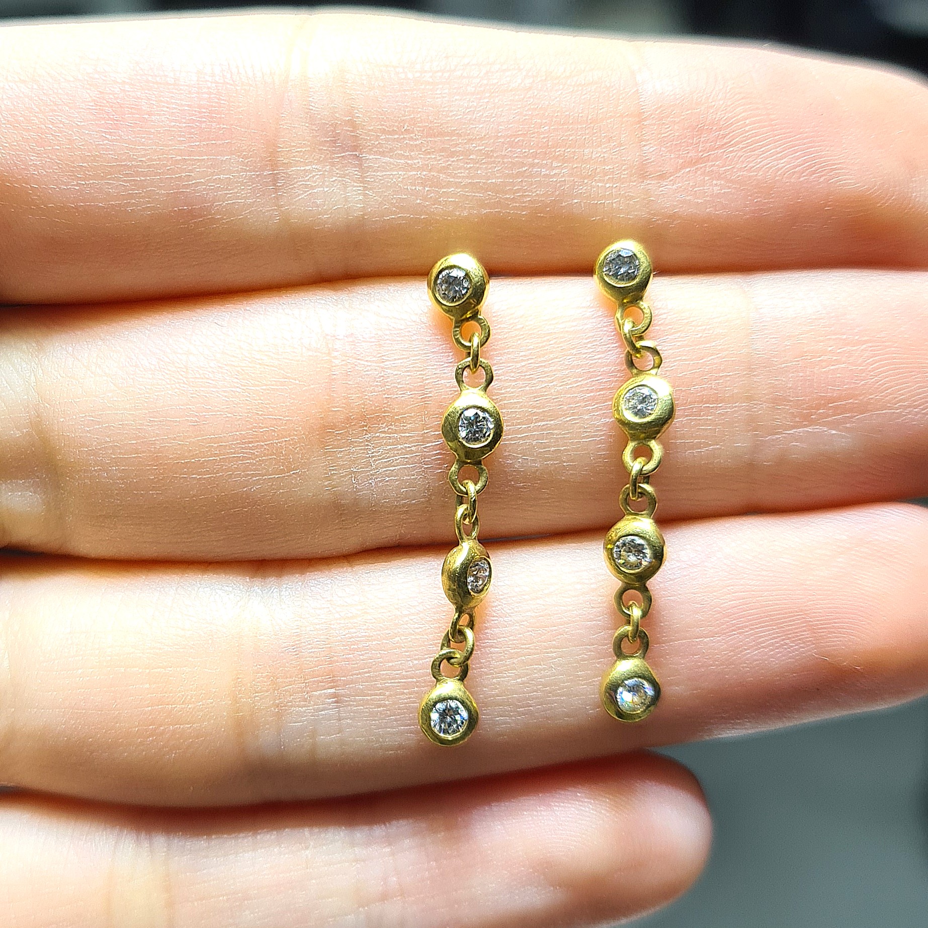 2.El Pırlanta 0,16 Karat Sallantılı Küpe ALM1054