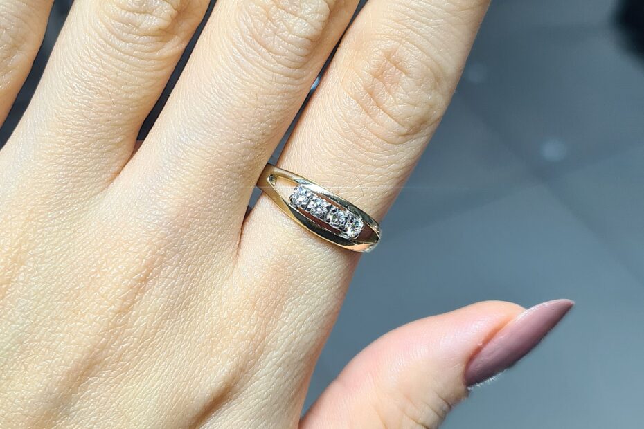 2.El Pırlanta 0,24 Karat Dört Taşlı Yüzük ALM1144