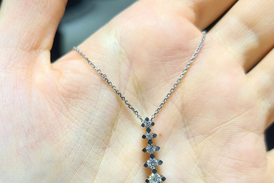 2.El Pırlanta 0,25 Karat Beştaş Kolye X007018