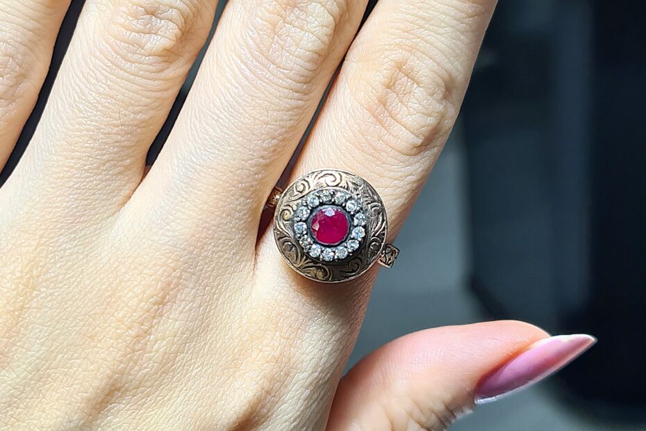 2.El Pırlanta 0,93 Karat Elmas ve Yakut Yüzük KK00129