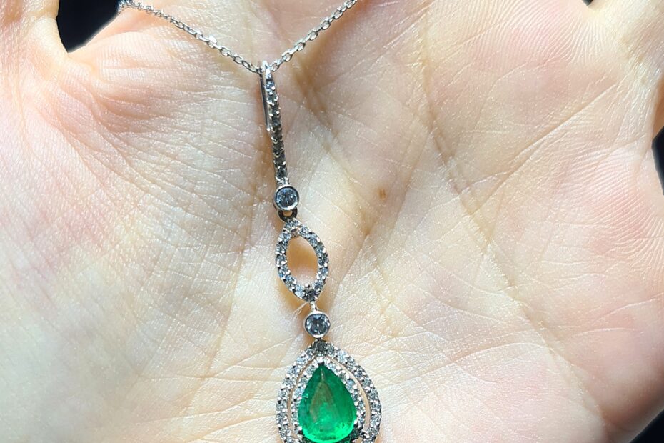 2.El Pırlatna 1,31 Karat Pırlanta ve Zümrüt Kolye X006975