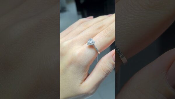 2.El Pırlanta 0,25 Karat Blue Diamond Damgalı Kalp Baget Yüzük ürün videosu