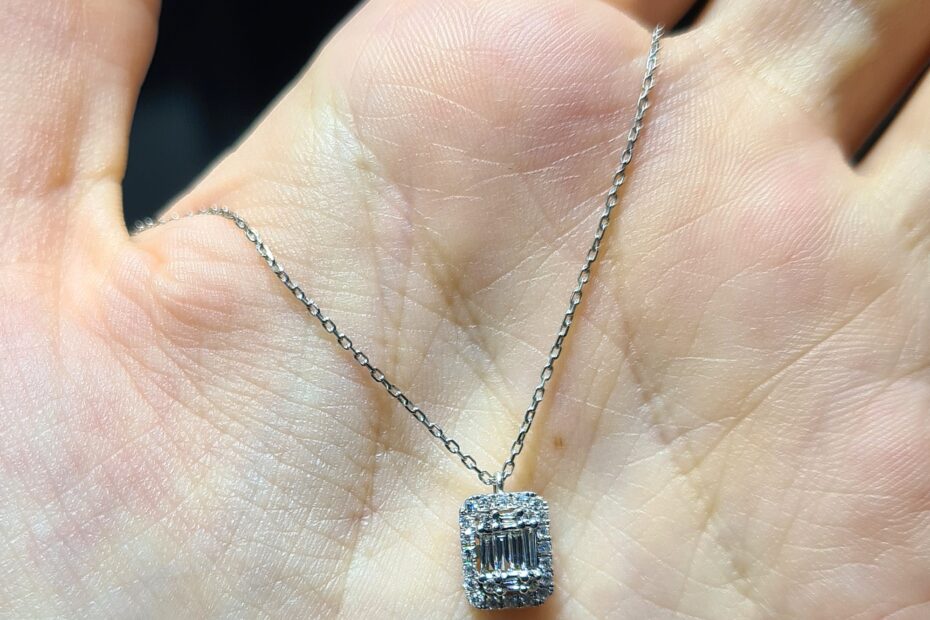 2.El Pırlanta 0,20 Karat Baget Kolye X006049