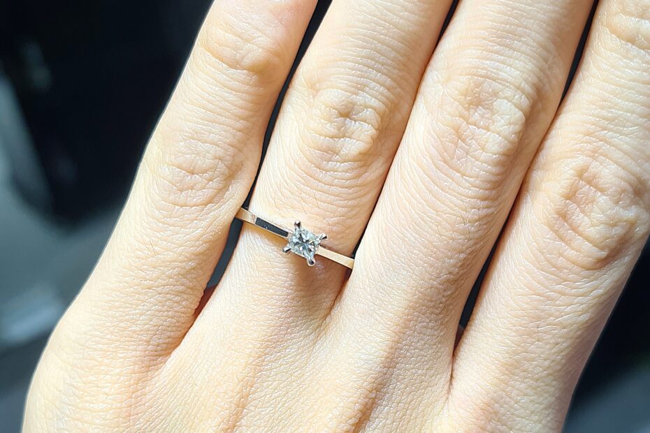 2.El Pırlanta 0,20 Karat Zen Damgalı Prenses Kesim Tektaş Yüzük X007042